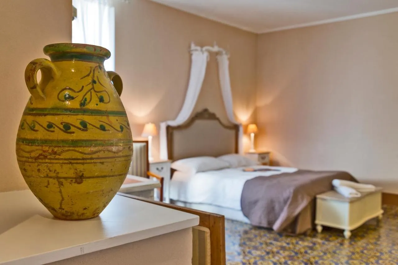 Hotel Borgo Del Carato Solarino