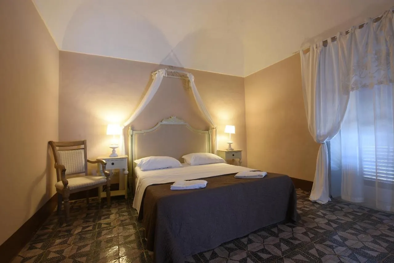 فندق Borgo Del Carato Solarino 3*,