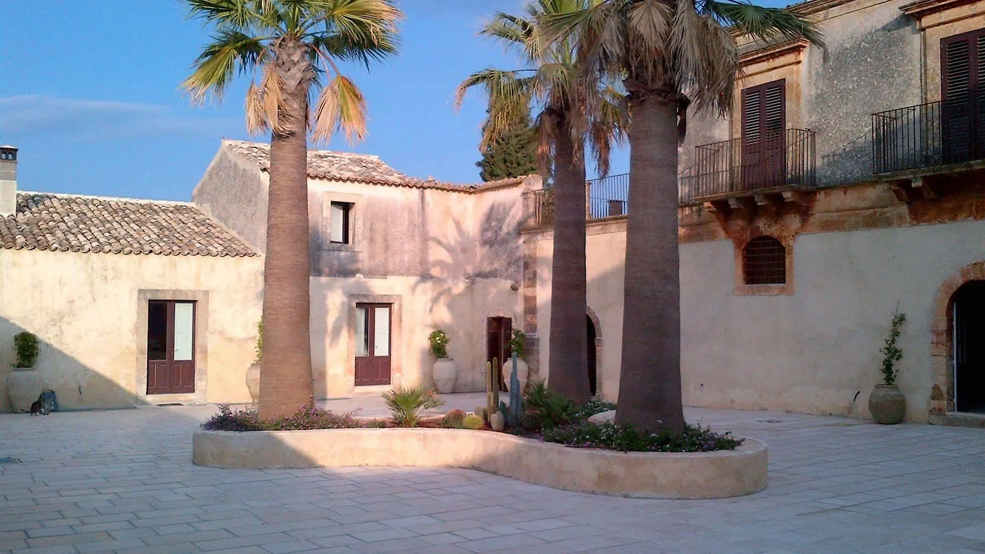 فندق Borgo Del Carato Solarino منتجع