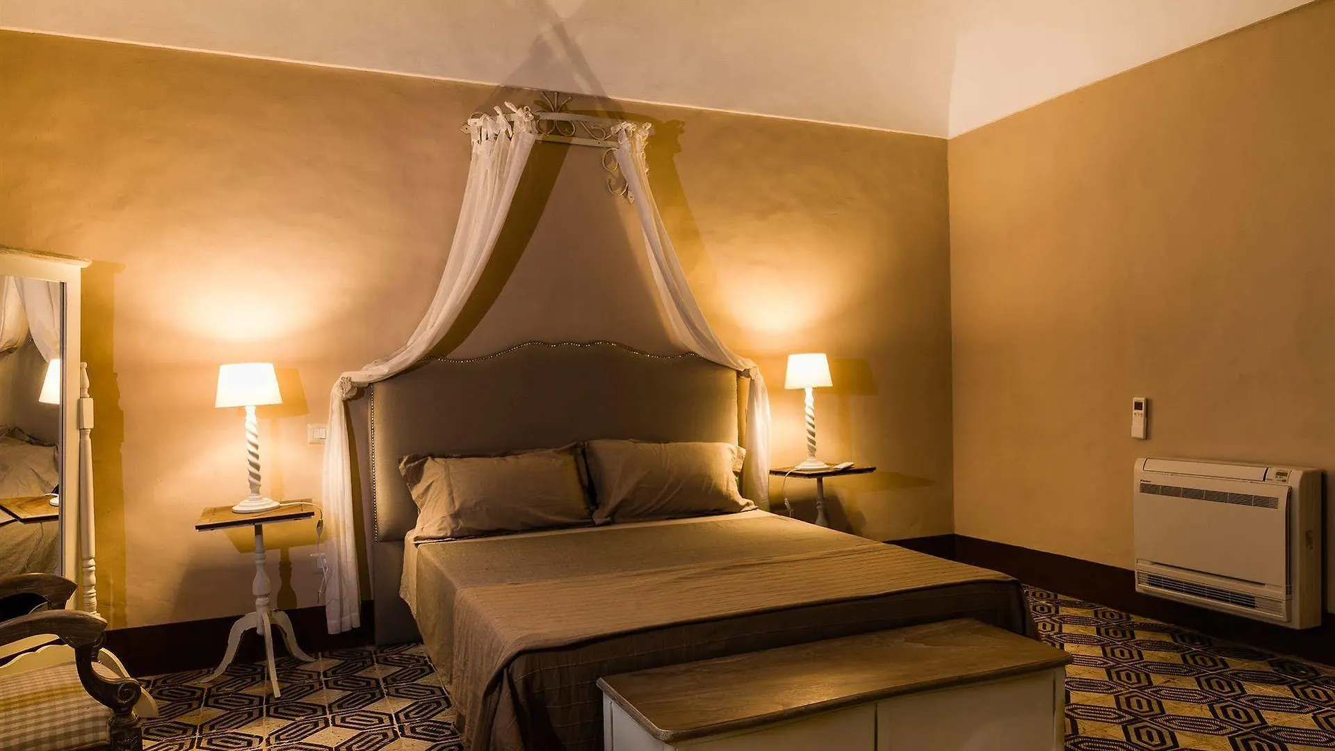 Borgo Del Carato Hotel Solarino Resort