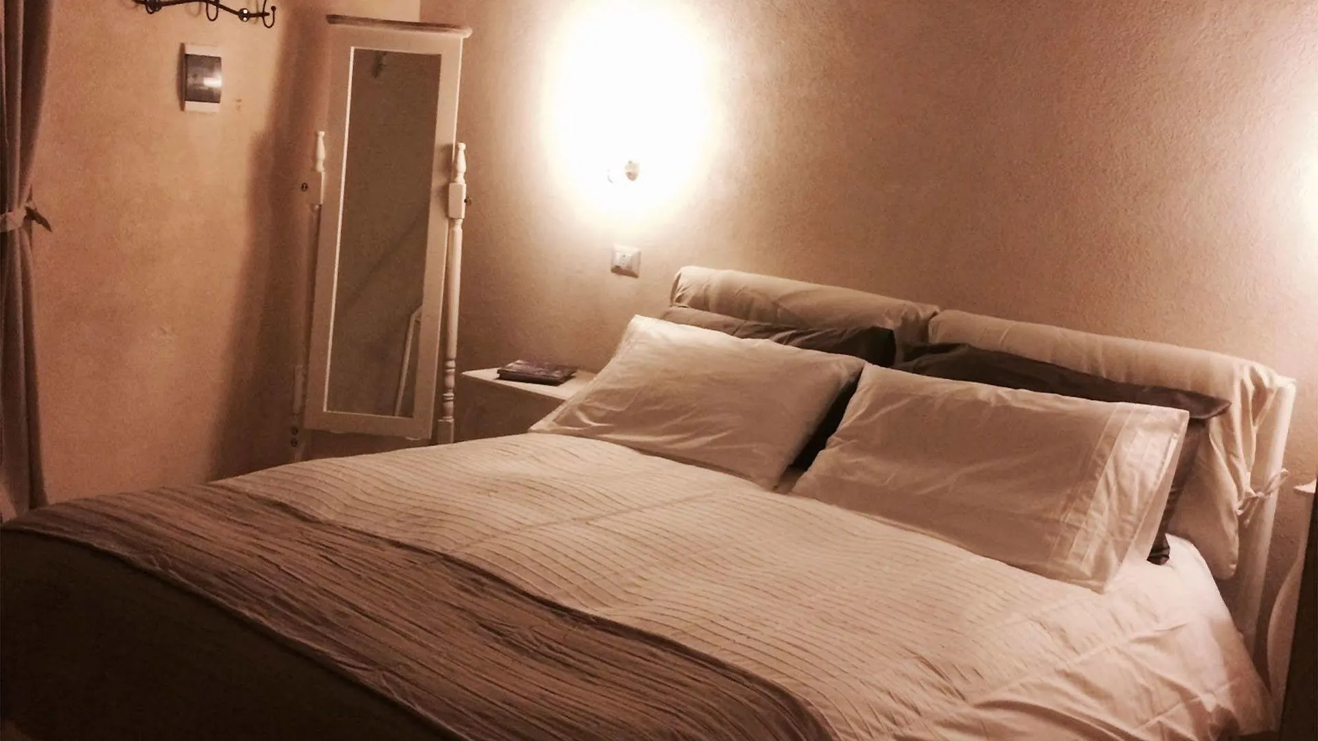 فندق Borgo Del Carato Solarino منتجع