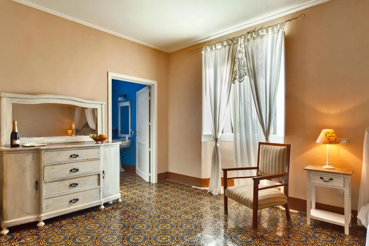 Borgo Del Carato Hotel Solarino Resort